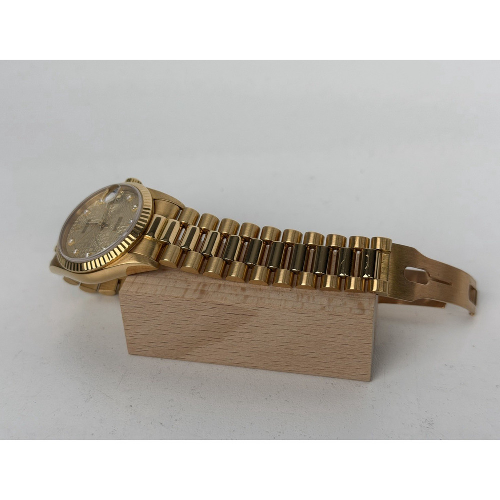 Rolex 68278 Lady-Datejust 31mm in 18k Yellow Gold President Bracelet - Picture 6 of 11